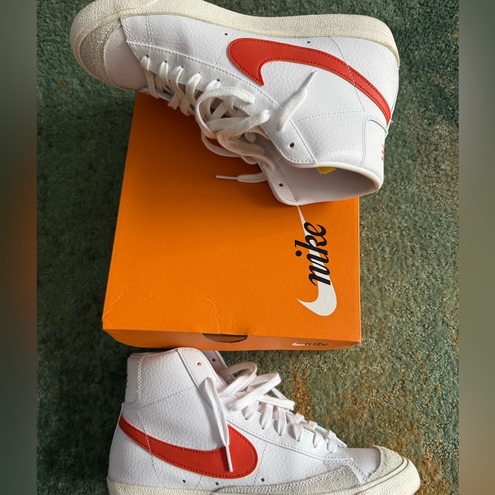 MENS NIKE BLAZERMID 77 VNTG SHOES FOR SALE SIZE 10!!